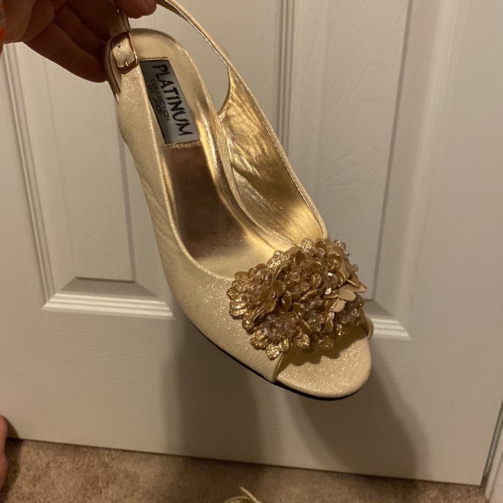 Shoes - Picture 3 of 3
